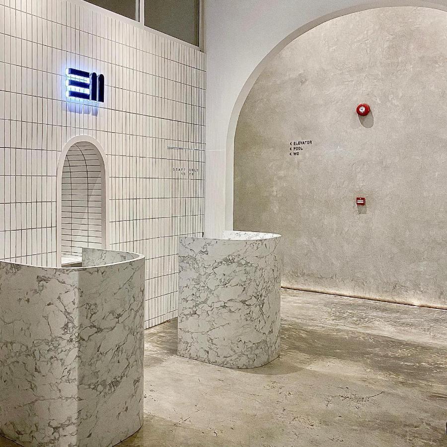 E11 Hotel - Bts Punnawithi Bangkok Buitenkant foto