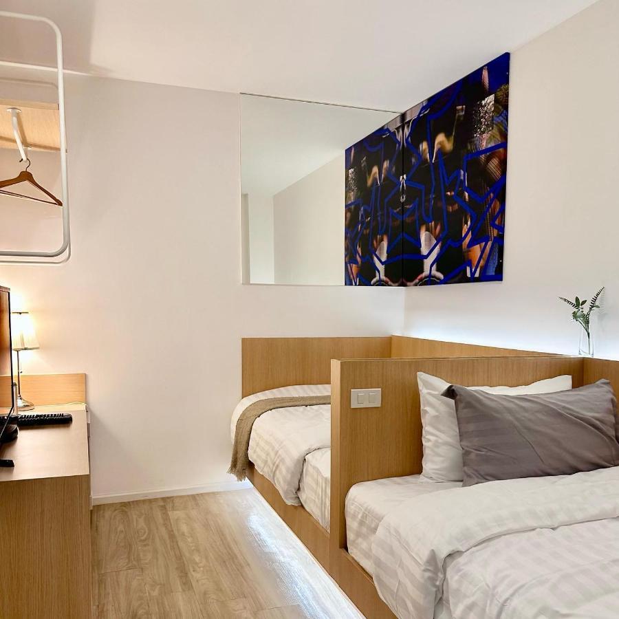 E11 Hotel - Bts Punnawithi Bangkok Buitenkant foto