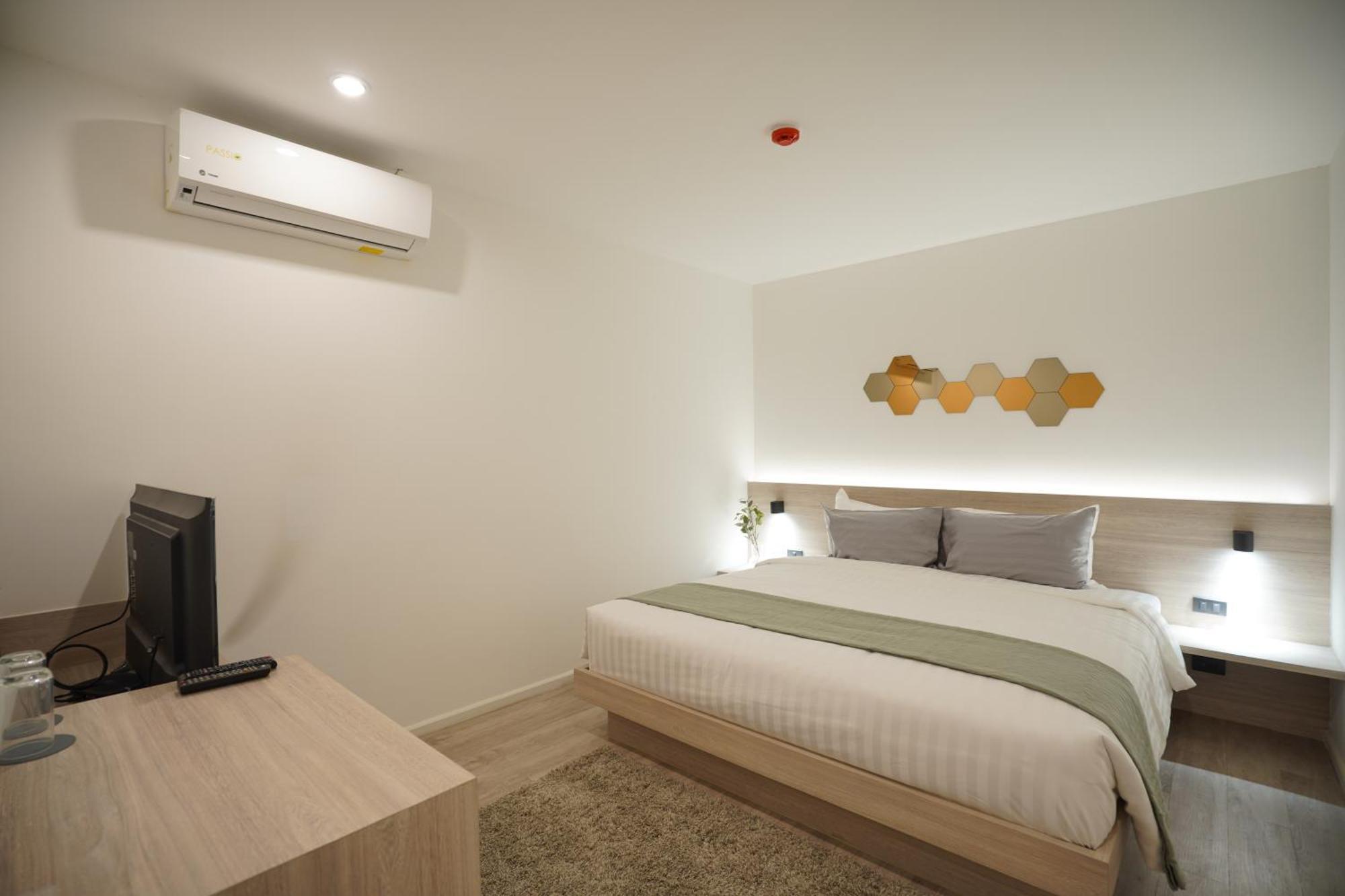 E11 Hotel - Bts Punnawithi Bangkok Buitenkant foto