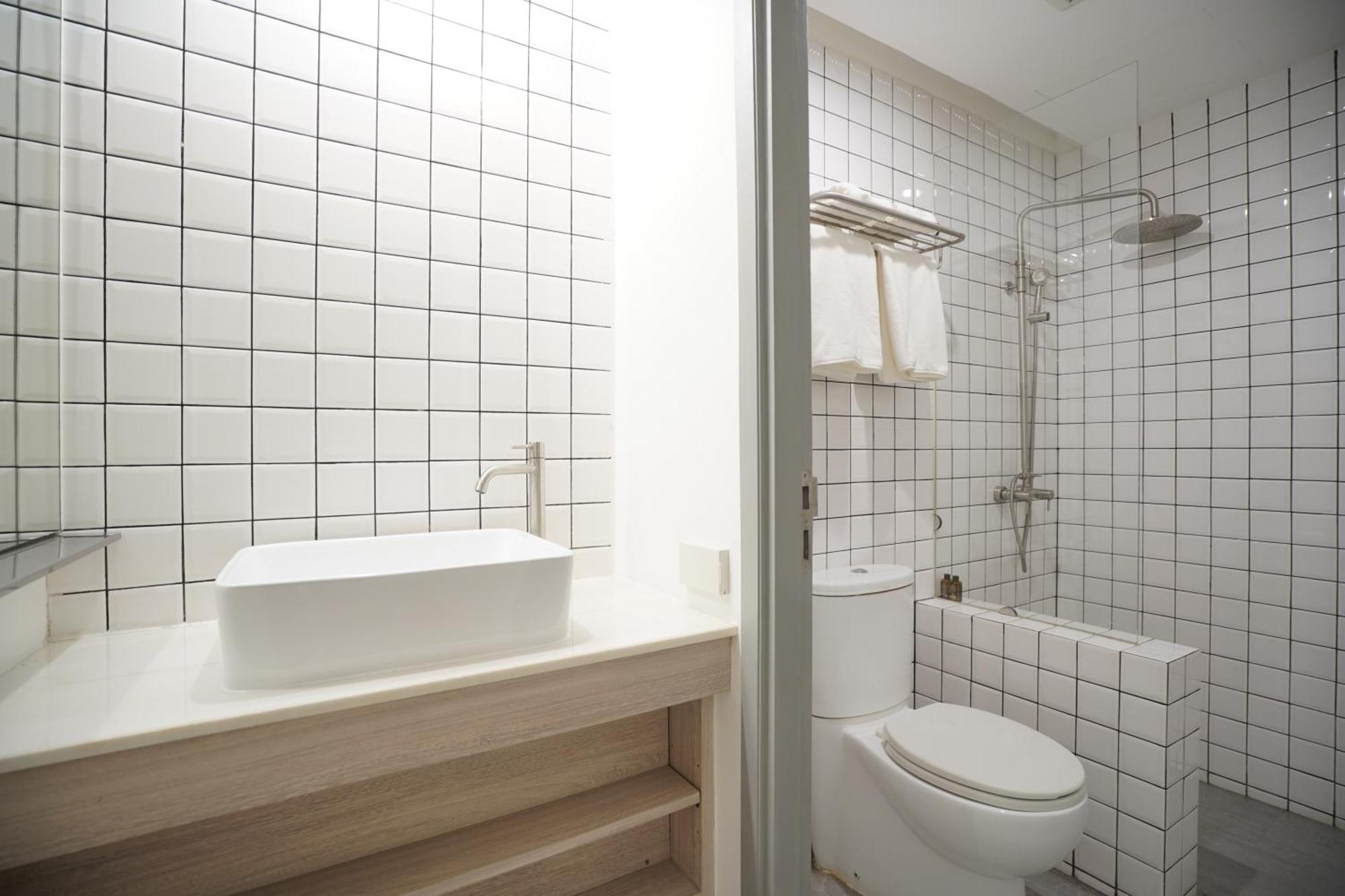 E11 Hotel - Bts Punnawithi Bangkok Buitenkant foto